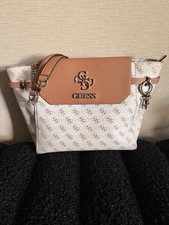 Guess Women’s 4G Logo